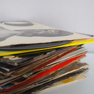 records-925206_1280